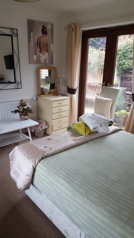 The Hideaway Suite Holiday Home โคล์เชสเตอร์ ภายนอก รูปภาพ